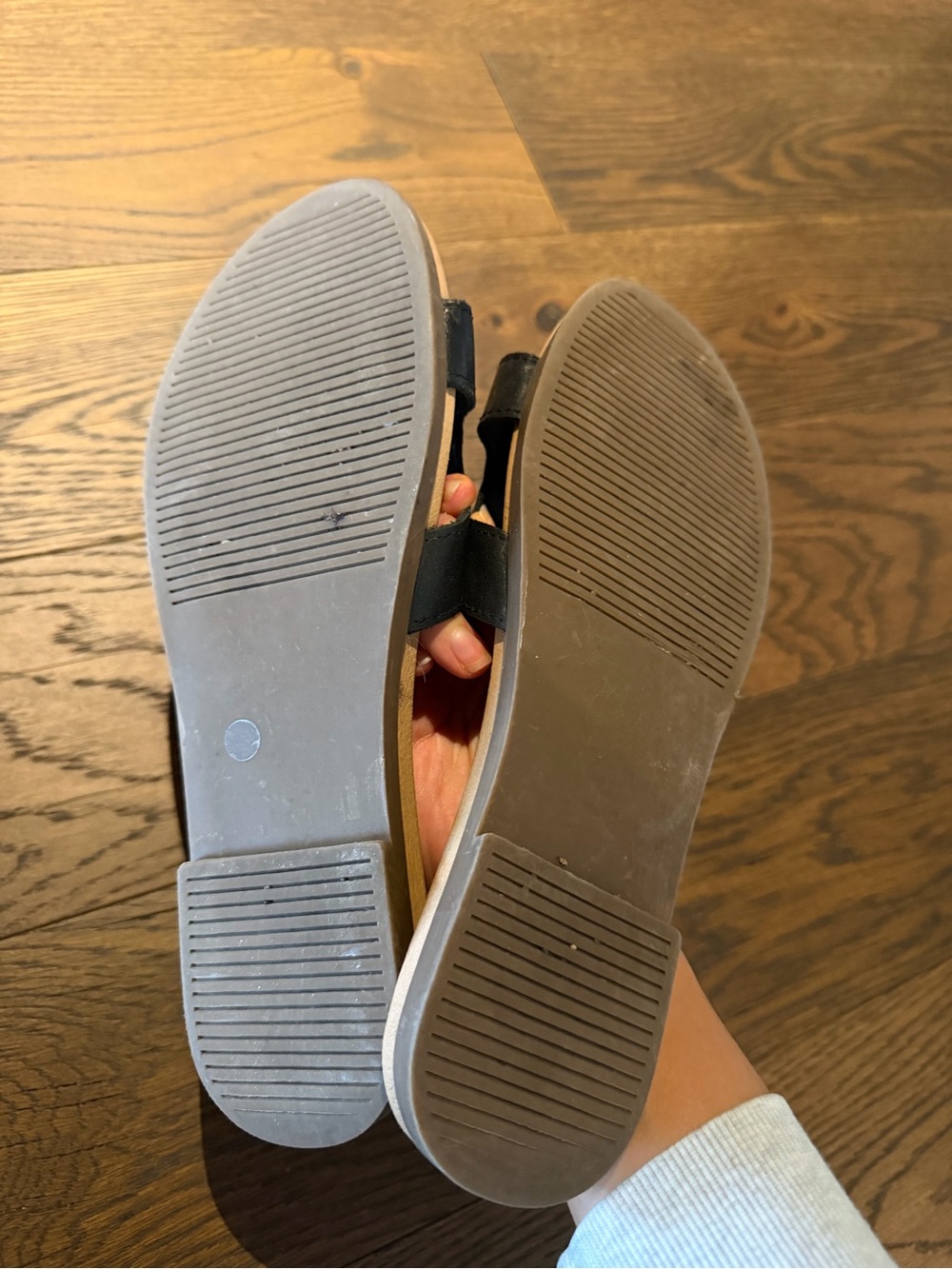 Steve Madden Black and Tan Slide Sandals - Picture 4 of 5